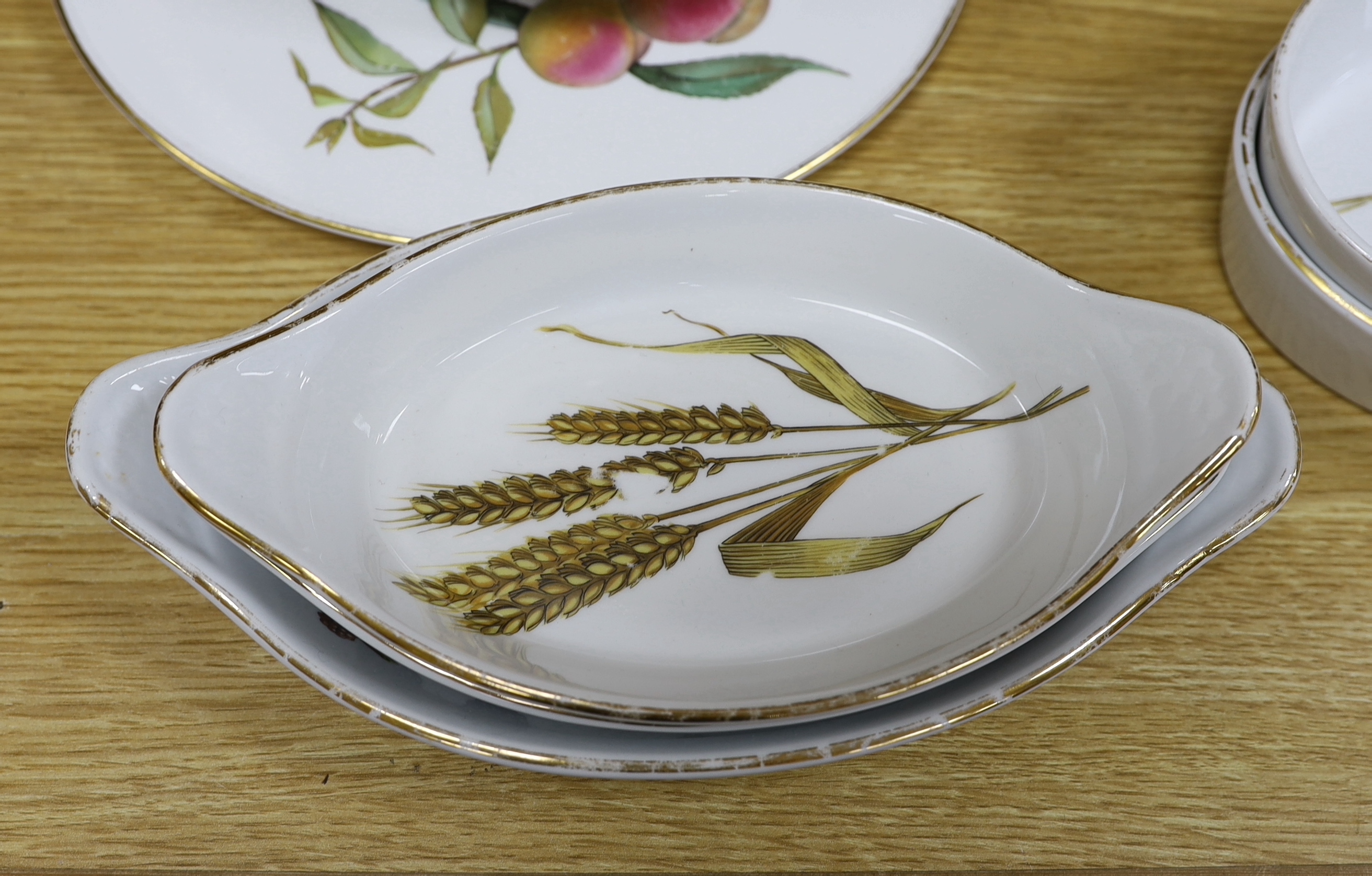 A quantity of Worcester ‘Evesham’ pattern dinner ware